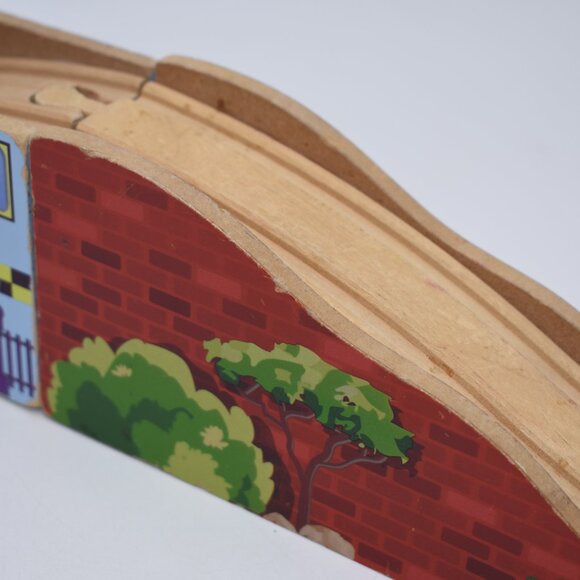 Imaginarium Wooden Railway Heli-Pad Aiport and Track Ramp Compatible Tho… - Picture 6 of 11